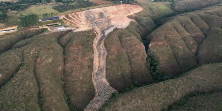 Goiás dá 2 dias para aterro apresentar plano de recolhimento de lixo