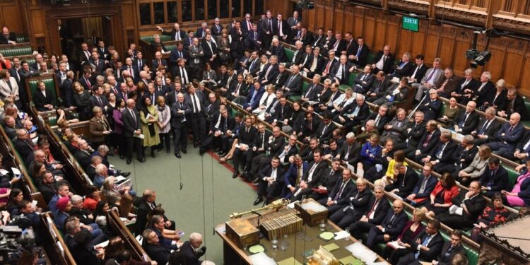 Câmara do Reino Unido aprova aborto em todas as fases da gestação