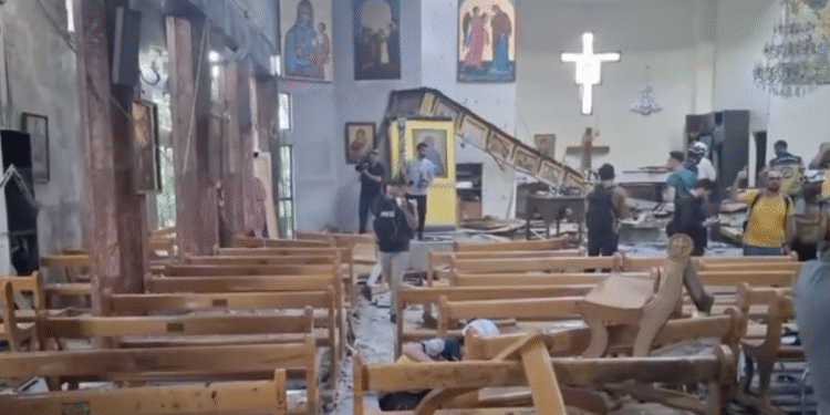 Homem-bomba ataca igreja na Síria e deixa cristãos mortos