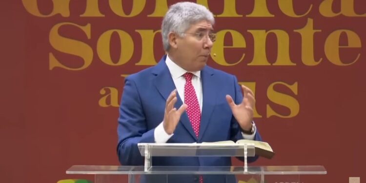 Esperar estabilidade total para casar é um erro, diz Hernandes Dias Lopes aos jovens