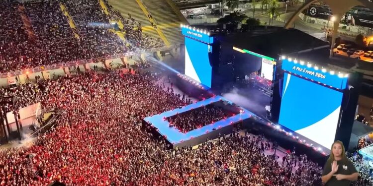 Marcha para Jesus leva 300 mil pessoas às ruas do Rio de Janeiro