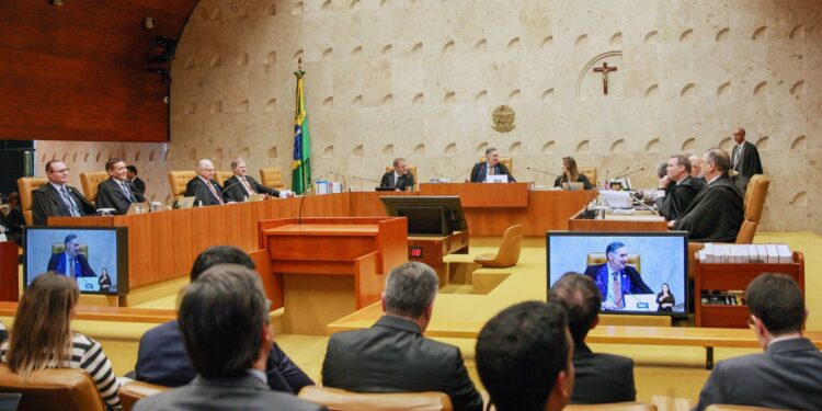 STF suspende sessão sobre responsabilização das redes sociais 