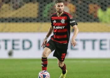 Flamengo encara Bayern por vaga nas quartas do Mundial