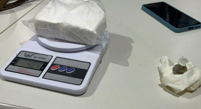 Dupla é presa com cocaína escondida na cueca durante abordagem na BR-364