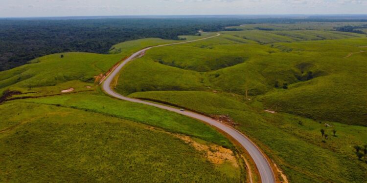 Pavimentação da RO-TransRondônia chega à etapa final com obras no Trevo da Pedra