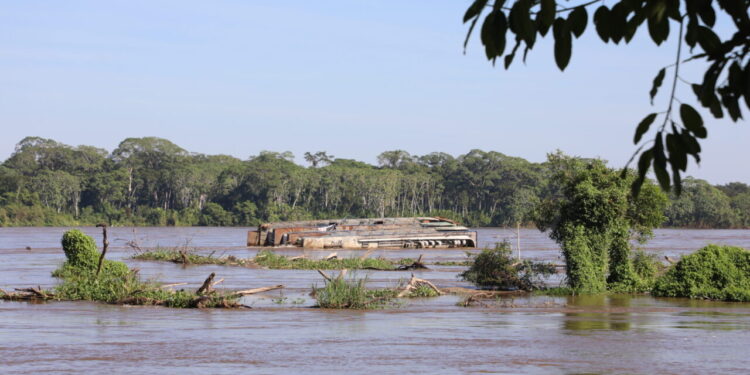 Governo de RO avança em operação de resgate do Barco Hospital Walter Bartolo no Rio Mamoré