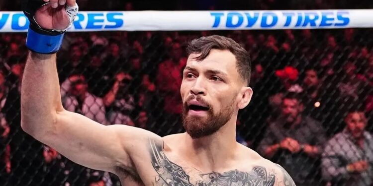 Lutador do UFC diz que homem desistiu de suicídio com sua fé