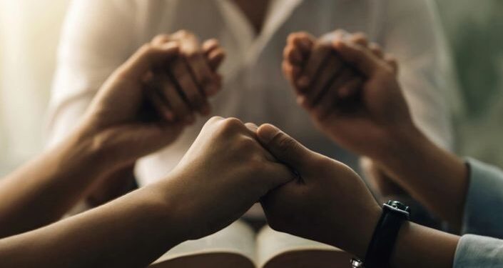 Envolvimento com a Bíblia leva gerações Y e Z ao ‘bem-estar’