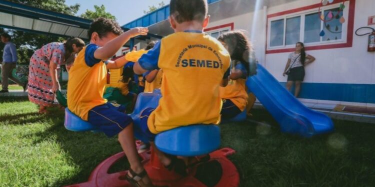 Prefeitura sela projeto para ampliar vagas na educação infantil