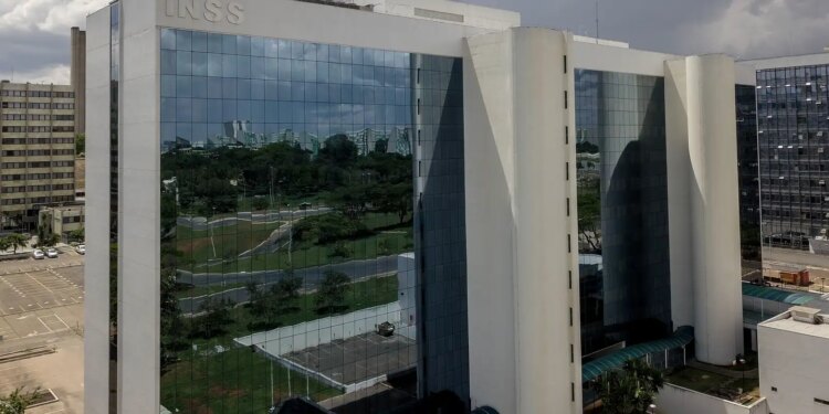 INSS estima iniciar ressarcimento de aposentados no dia 24 de julho