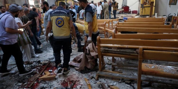 Atentado do Estado Islâmico durante culto na Síria deixa 22 mortos