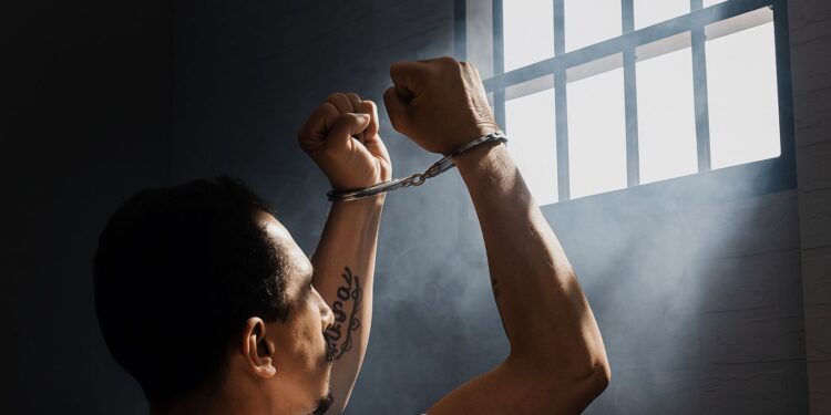 Comissão aprova volta de evangelismo em presídios