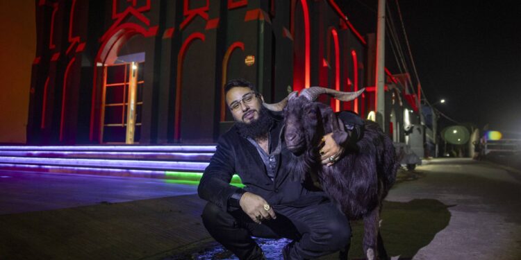 líder faz ataques a evangélicos