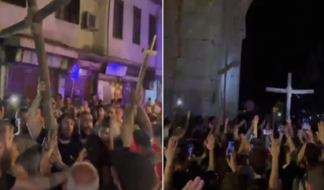 Síria: Cristãos protestam após atentado suicida em igreja; temor por futuro cresce