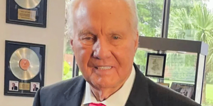 Jimmy Swaggart, famoso televangelista, está internado em estado grave após infartar