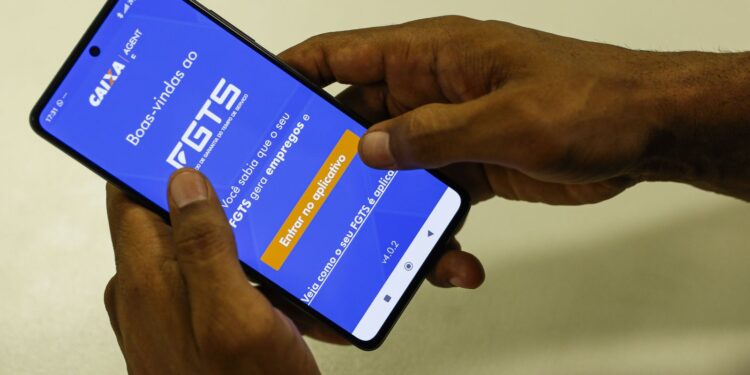 Começa segunda fase de pagamento especial do saque-aniversário do FGTS