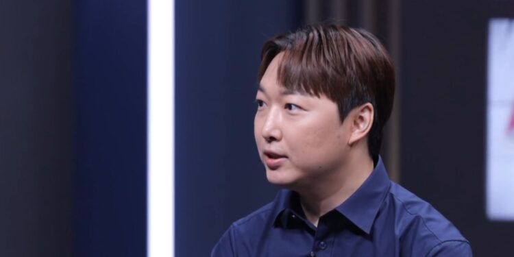 Homem com o QI mais alto do mundo se rende: ‘Jesus é Deus’