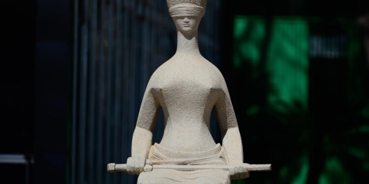 STF retoma julgamento sobre responsabilização das redes sociais