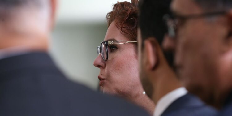 Entenda a situação de Carla Zambelli após prisão na Itália