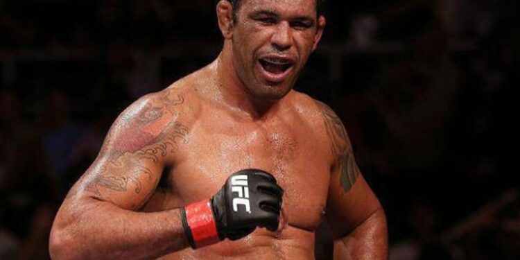 Ex-lutador de MMA, Minotauro surpreende com estudo bíblico