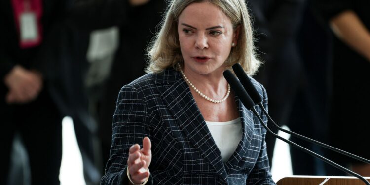 Gleisi diz que sanção dos EUA a Moraes tem repúdio total do governo