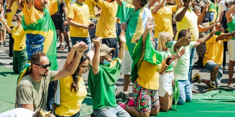 Pastor chama os cristãos à oração pelo Brasil: “Nosso País está doente”