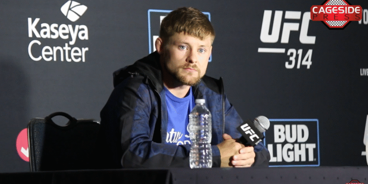 Lutador do UFC fala de sua fé em coletiva de imprensa: “Precisamos de Jesus”