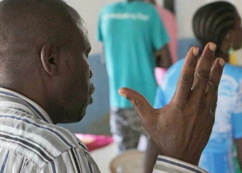 Cristão é morto por parentes muçulmanos enquanto orava na sua casa, em Uganda