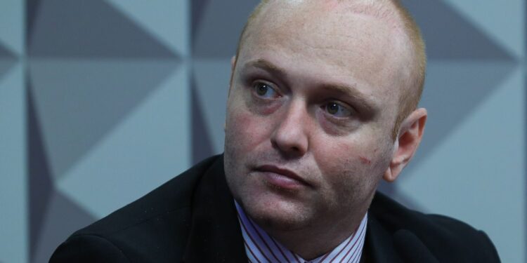 Moraes mantém prisão de Delgatti, condenado por invasão ao CNJ