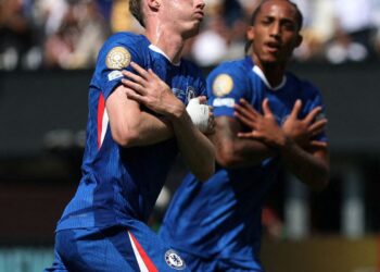 Sob a batuta de Palmer, Chelsea derrota PSG para conquistar o mundo