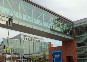 Maior clínica para ‘tratamentos’ trans em crianças encerra atividades após ordem de Trump