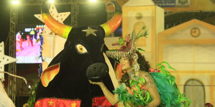 Vida do caboclo ribeirinho será tema do Boi-Bumbá Estrela de Fogo no Arraial Flor do Maracujá