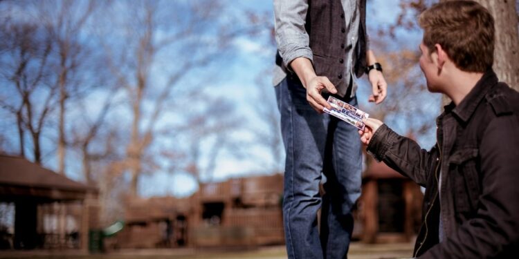 64% dos cristãos nunca levaram alguém à fé em Jesus, aponta pesquisa