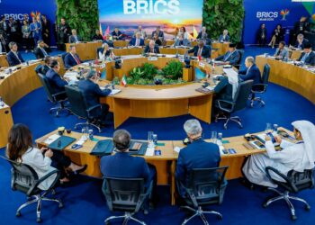 Brics pede renegociação de dívidas de países pobres dentro do G20