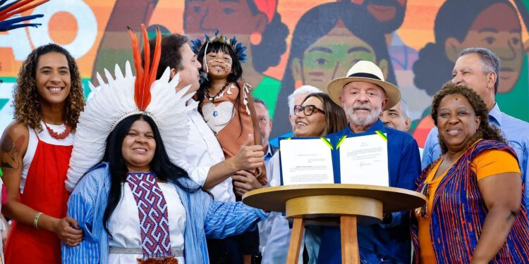 Lula anuncia investimentos em educação para comunidades tradicionais