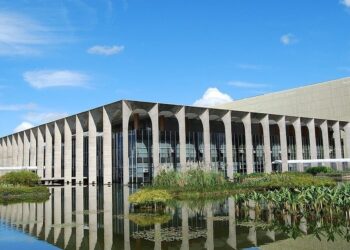 Brasil adere à ação na Corte Internacional contra Israel por “genocídio” em Gaza