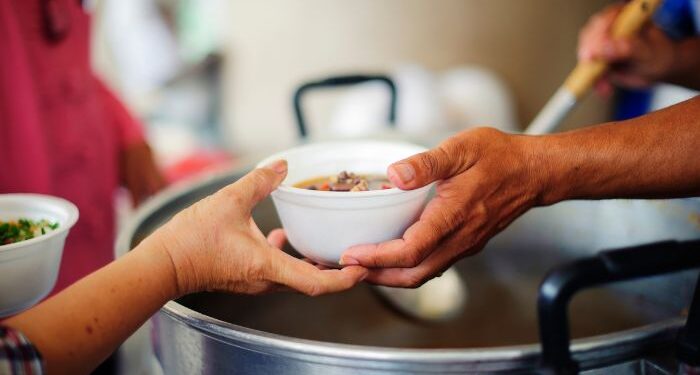 Cultura da caridade é forte no Brasil mas ainda pode crescer, analisa ONG Visão Mundial