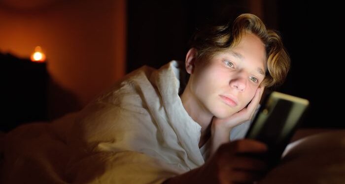 Pesquisa aponta que 94% dos adolescentes não sabem como denunciar violência sexual online