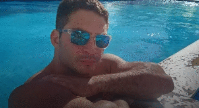 “Mais de 60 socos”: ex-jogador espanca namorada em elevador e alega surto de claustrofobia