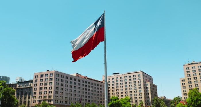 Chile continua com declínio católico e crescimento evangélico, revela censo