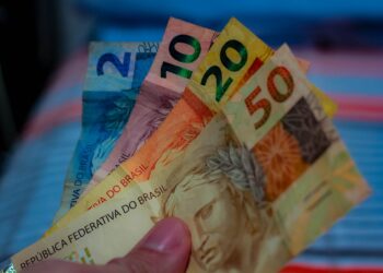 Governo de RO injeta cerca de R$ 224 milhões na economia com pagamento da primeira parcela do 13º salário