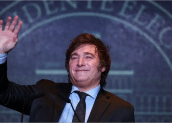 Javier Milei publica decreto que favorece igrejas evangélicas