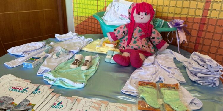 Governo de RO reforça acolhimento de gestantes com entrega de kits do programa Mamãe Cheguei