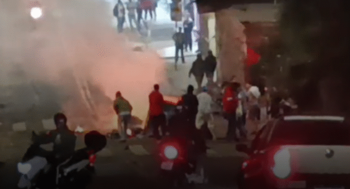 Dois PMs são presos por execução em favela de Paraisópolis, e comunidade vive noite de caos em SP