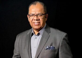 Pastor alerta pais a não deixarem filhos terem acesso ilimitado à internet