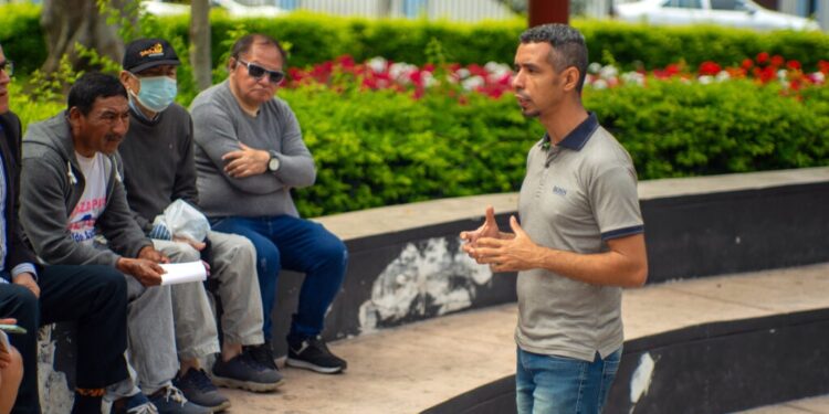 Igreja faz ‘clínica médica’ em quintal como ação de evangelismo