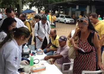 religiosos promovem ação social no domingo