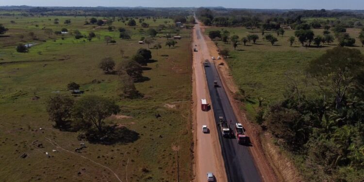 Obras de pavimentação avançam na rodovia 473 entre Teixeirópólis e Urupá; ao todo serão 5 quilômetros de asfalto