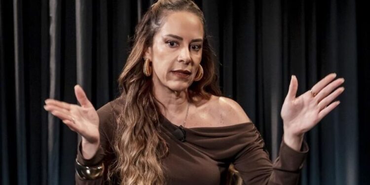 Filha mais velha de Silvio Santos critica evangélicos no SBT