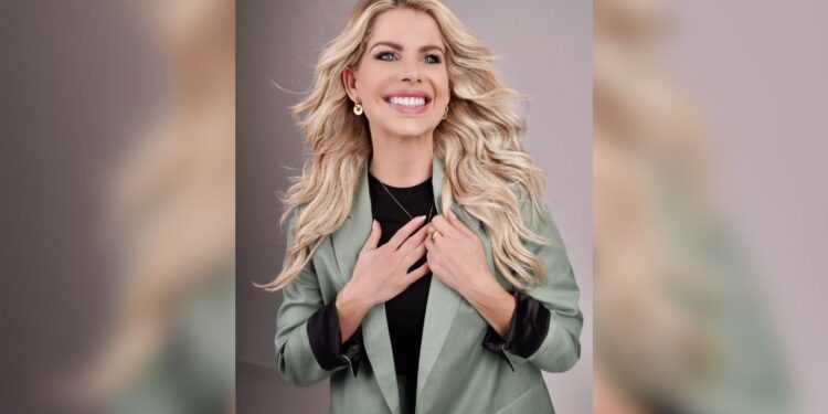 Karina Bacchi lança livro com 100 meditações para mulheres